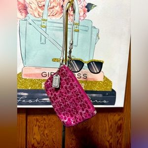 *rare colour* COACH Raspberry & Silver Wristlet